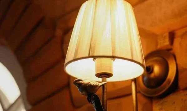 У Львові в деяких районах зникло світло — що відомо